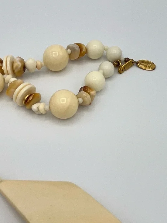 Vintage Miriam Haskell New Old Stock Cream Resin Necklace and 14kt Gold Earrings - Picture 7 of 11